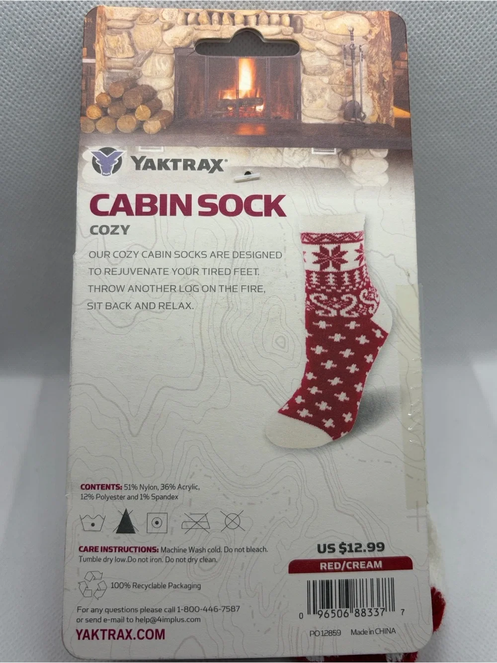 NWT Yaktrax Cabin Aloe Infused Socks Women's Christmas Holiday Gifts Snowflakes
